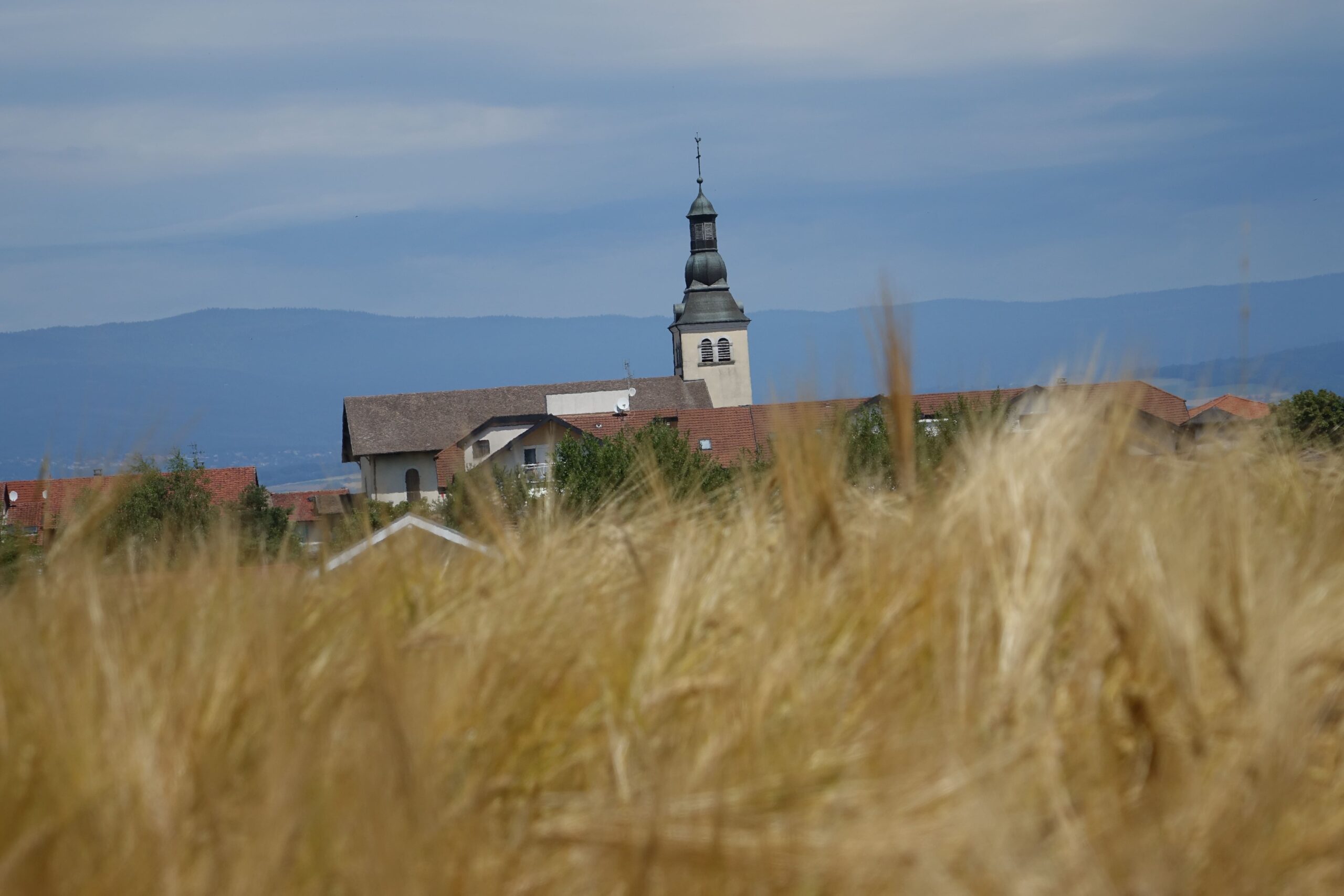 Vue de l'église de Messery