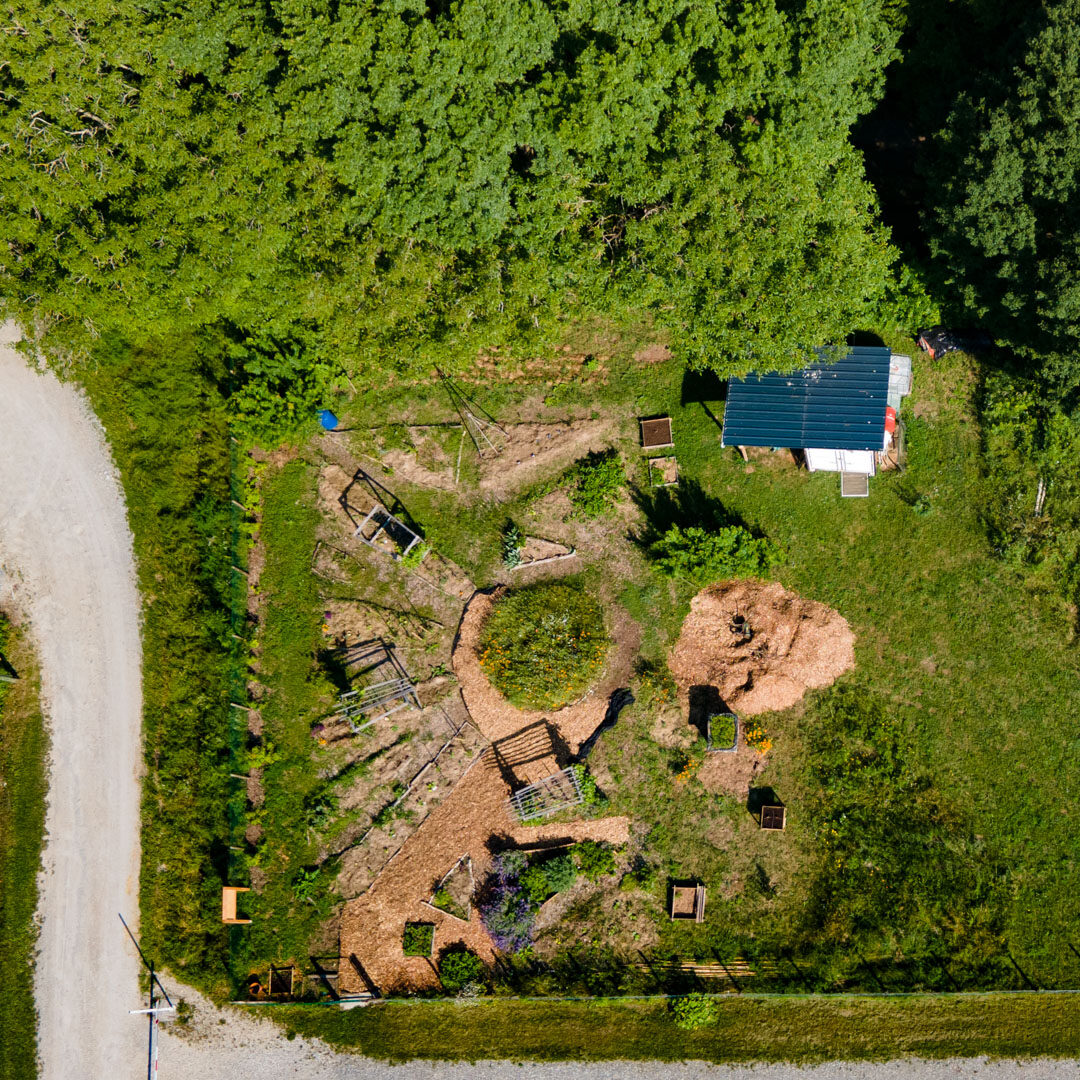 Photographie de Messery, Vue du drone (Potager collaboratif)